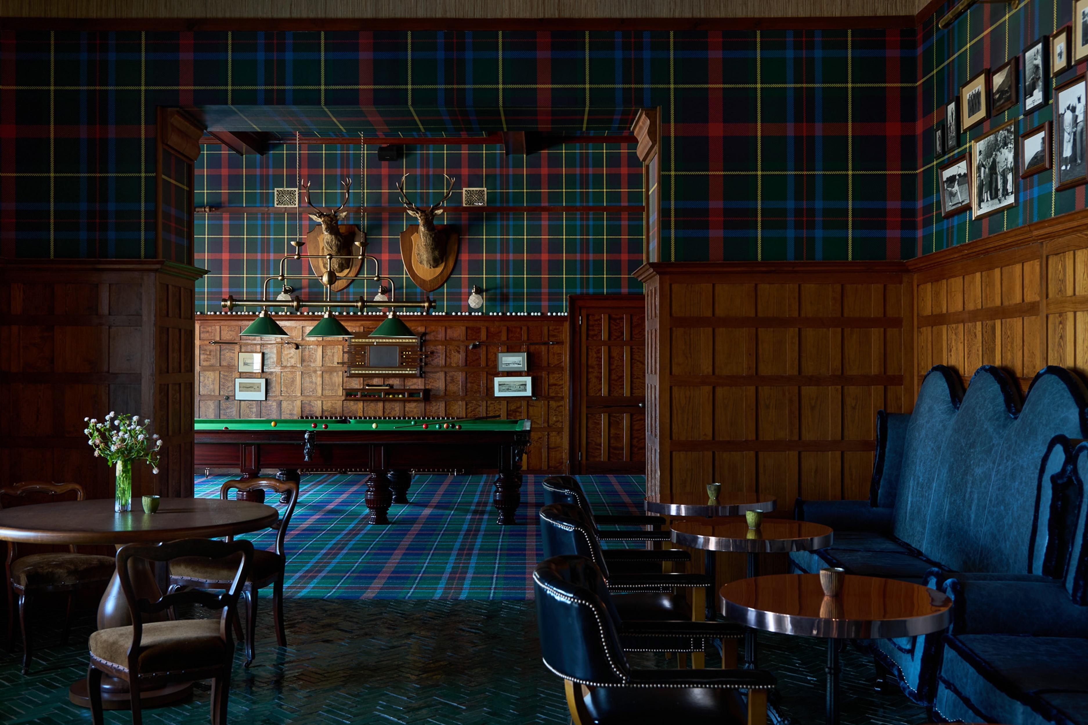 Hotel Dornoch Station Exteriér fotografie The interior of the bar
